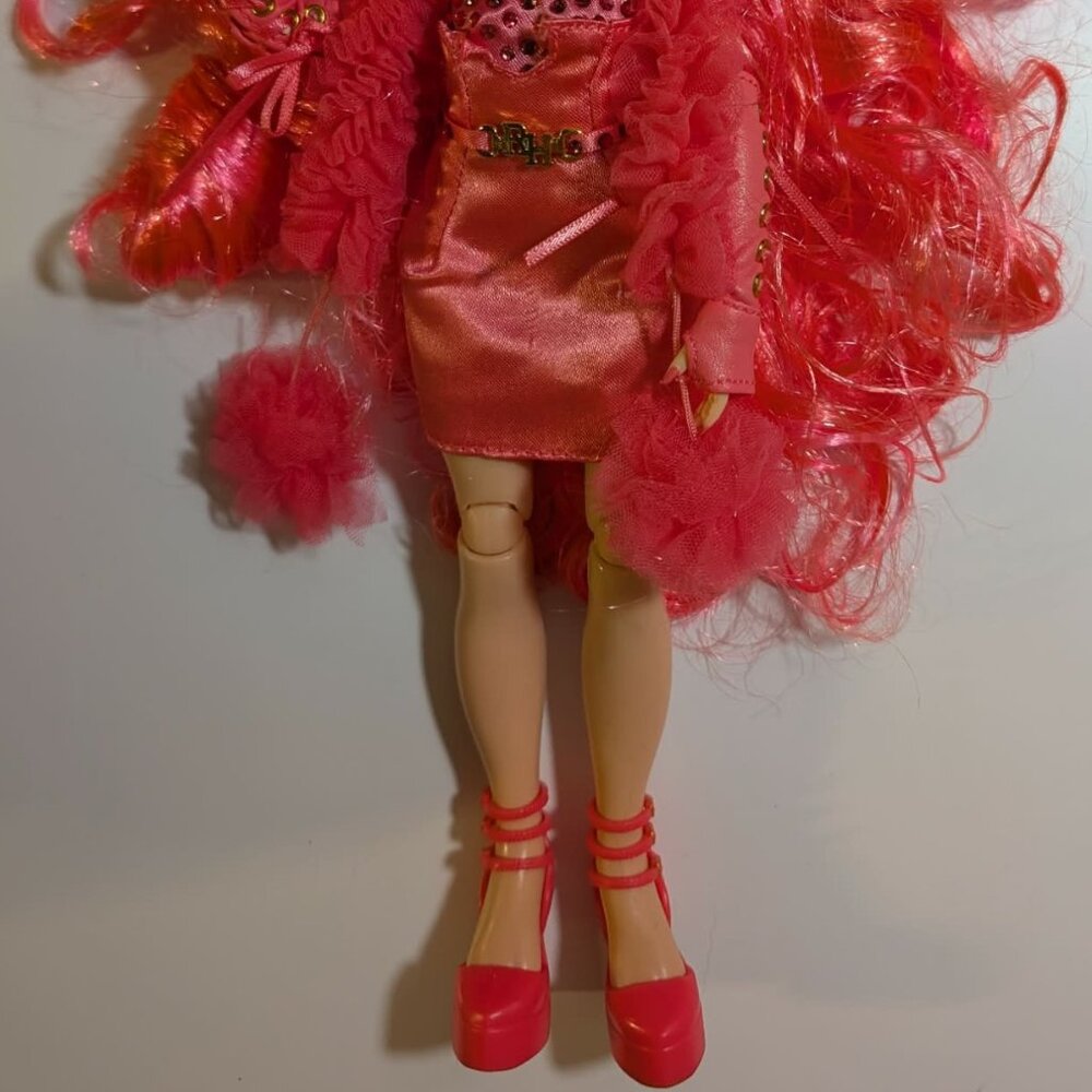 Priscilla Perez (Series 5) Rainbow High - Picture 3 of 4